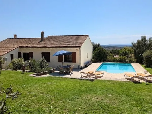 Belle villa 117 m² T5, piscine et garage, terrain 2932 m²
