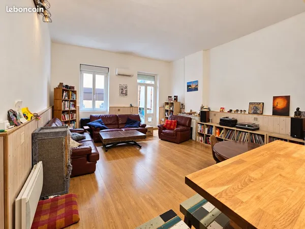 Marseille 5e : 93 m² au sol, 3 chambres et cour