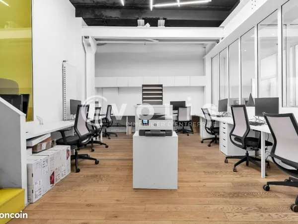 Bureau 150 m²