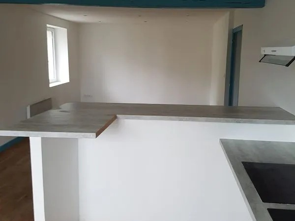 Apparemment 85m2 / 3 chambres