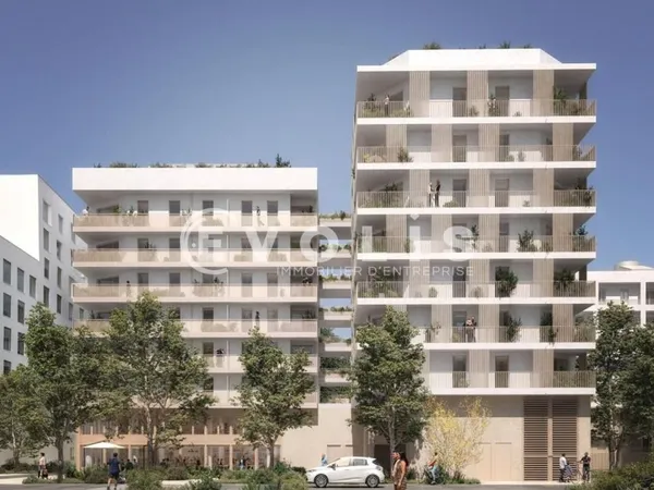 Local commercial 214 m²