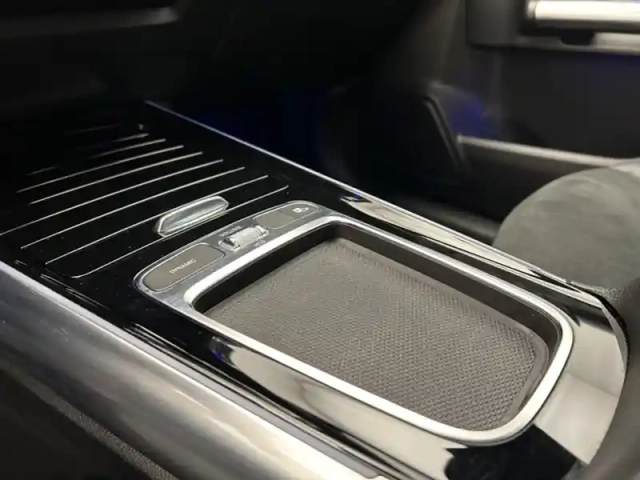 Mercedes Gla 200 d amg line — photo 16