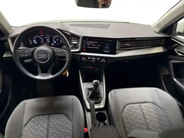 Audi A1 25 tfsi 95 ch bvm5 advanced — photo 8