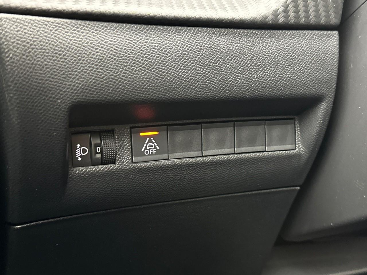 Peugeot 208 puretech 75 s&s bvm5 style — photo 16
