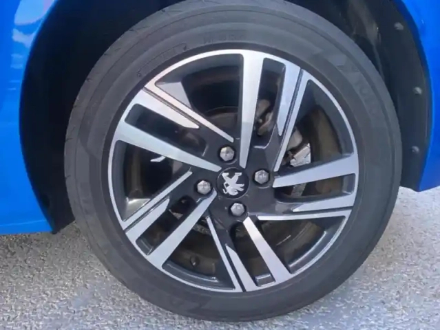 Peugeot 208 ii puretech 100 s&amp;s eat8 allure — photo 31