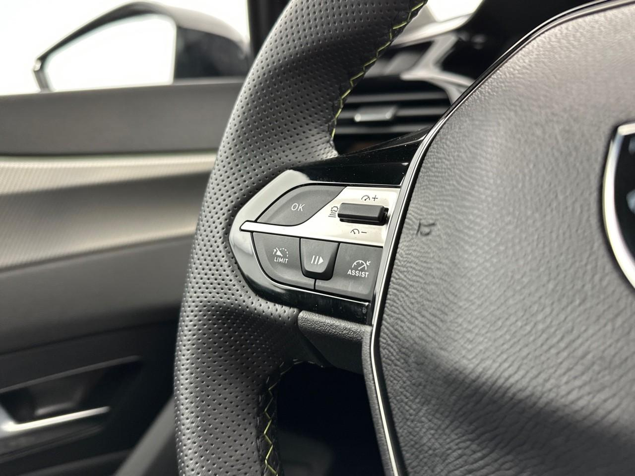 Peugeot 408 hybrid 145 e-dcs6 gt — photo 18