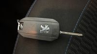 Peugeot 208 1.2 PureTech 82ch E6.c Signature 5p — photo 16