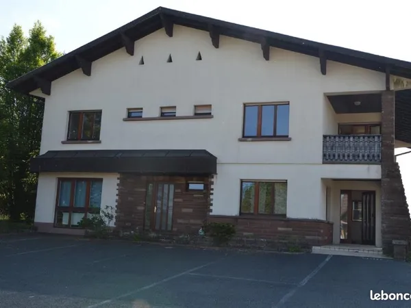 Maison 9 pièces 211 m²
