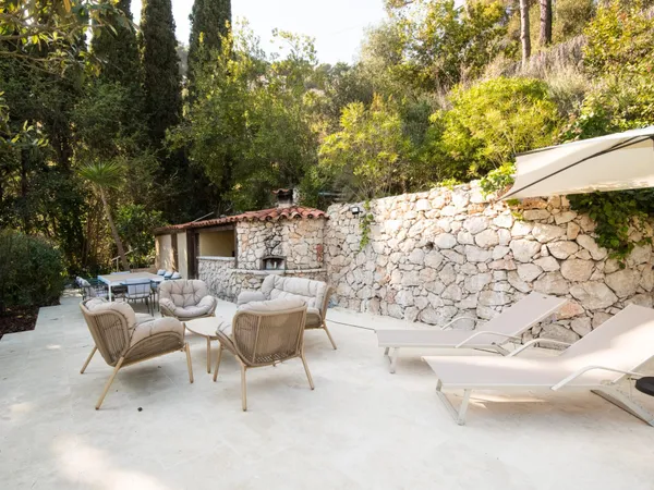 Maison 8 pièces 236 m²