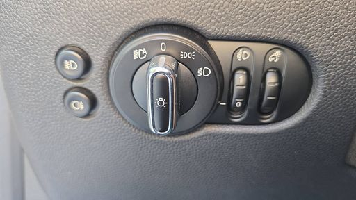 Mini Mini Cabriolet 1.5 Cooper 136 BVA7 - Finition Chili – 2016 – 49557 km – Essence – Boîte Automatique — photo 24