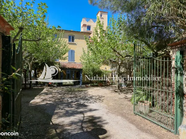 Mas 20 pièces 956 m²