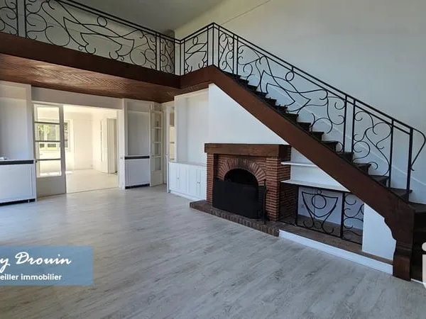 Maison 8 pièces 258 m²