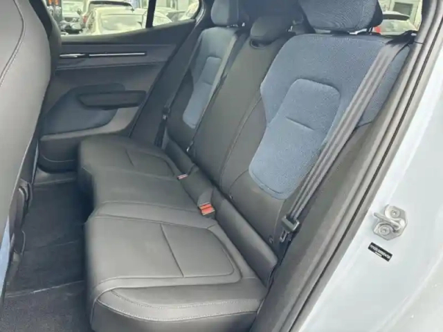 Volvo Ex30 single extended range 272ch plus — photo 6
