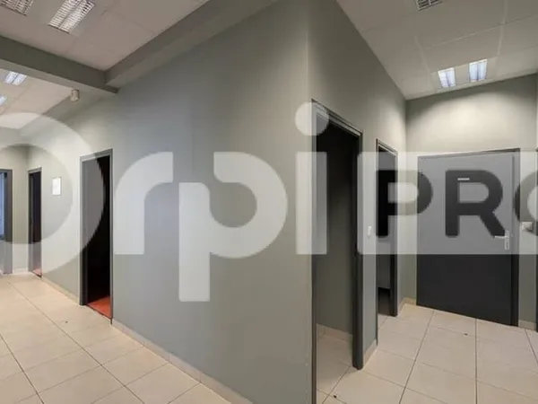 Local commercial 130 m²