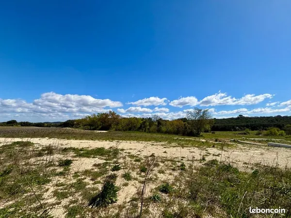 Terrain 693 m² Montagnac