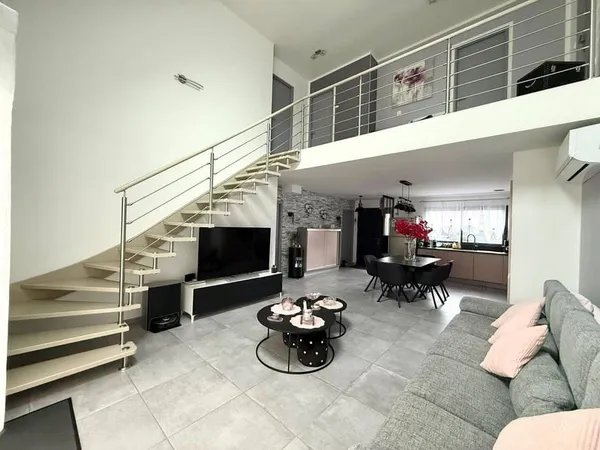 Maison 5 pièces 140 m²