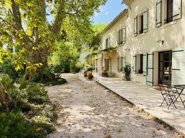 Superbe Mas Provençal à Verquières