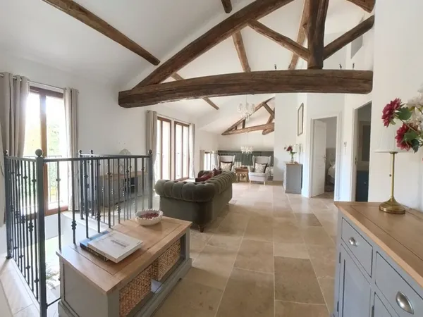 Maison en pierre 7 pièces 250 m²