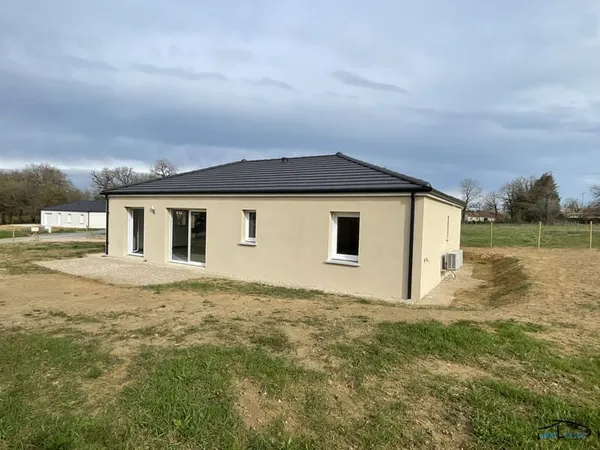 MAISON NEUVE T4 DE PLAIN-PIED AVEC JARDIN - LANUEJOULS