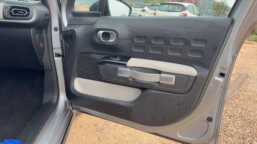 Citroen C3 1.2 PureTech 82 - Shine – 2019 – 56964 km – Essence – Boîte Manuelle — photo 41