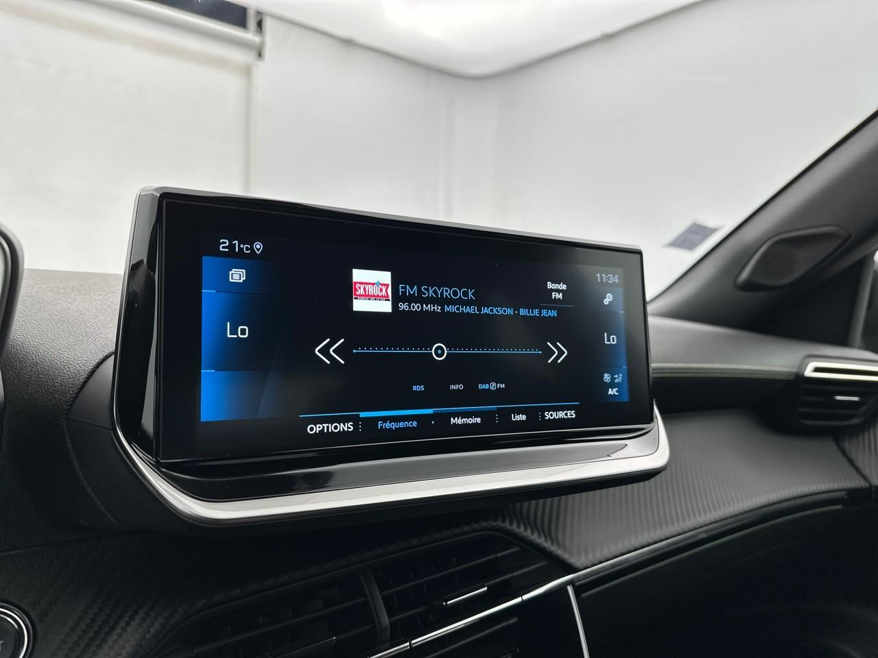 Peugeot 2008 puretech 130 s&s eat8 gt — photo 23