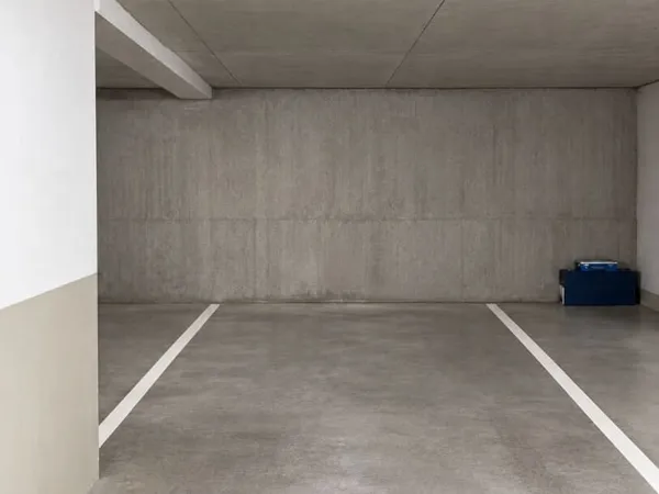 Place De Parking En Sous-Sol À Proximité Du Centre-Ville