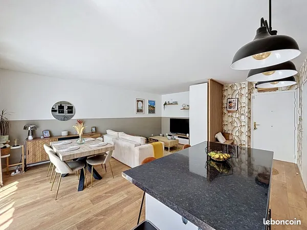 ✨ T2 rénové 51 m² - Décines Mairie - Terrasse 16 m² - Climatisation - DPE C