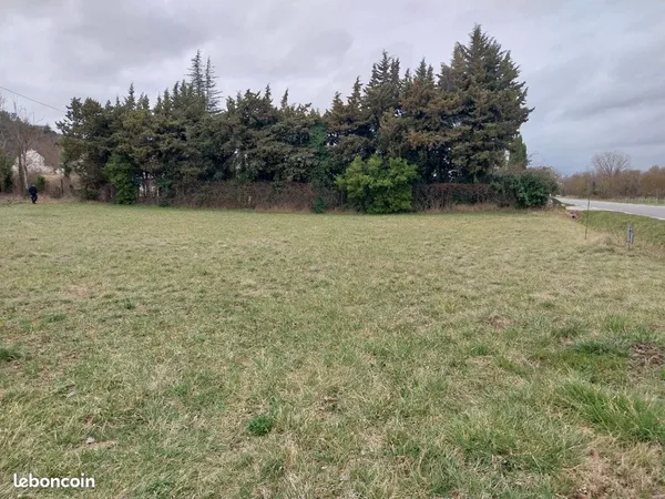 Terrain non constructible 1500m2