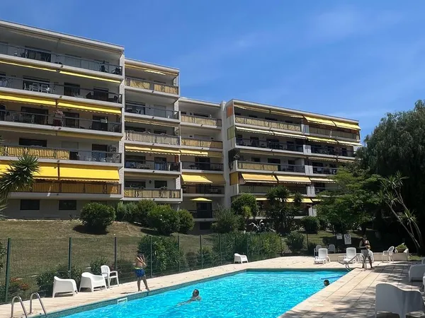 Location appartement 3 pièces 61m2 + terrasse 20m2