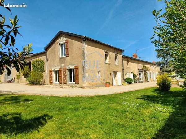 Maison 7 pièces 376 m²