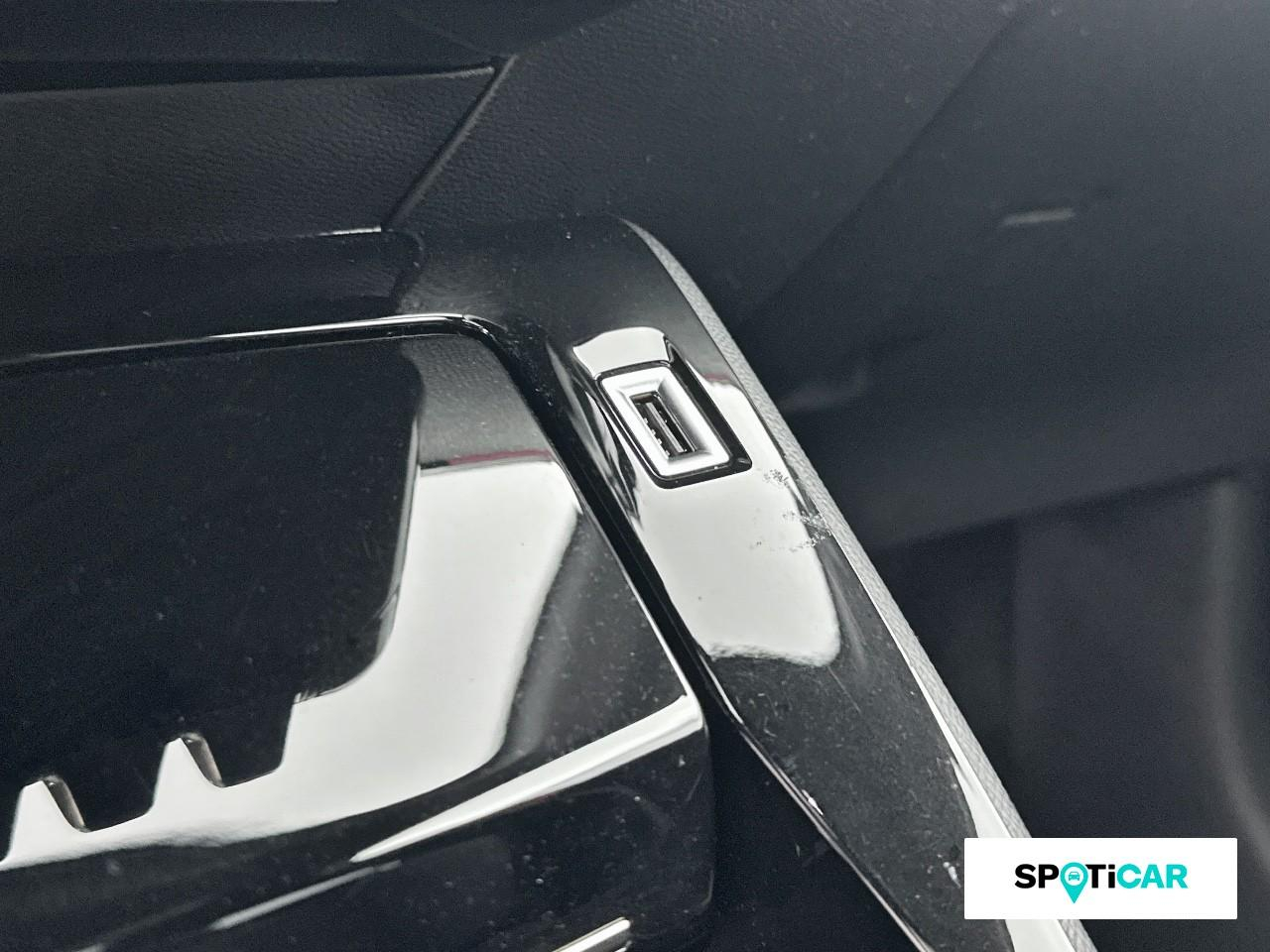 Peugeot 208 e-208 136ch gt pack — photo 15