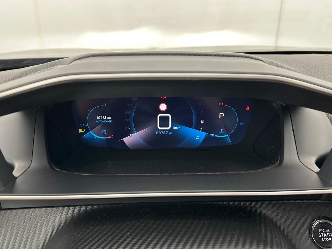 Peugeot 2008 puretech 130 s&s eat8 allure pack — photo 21