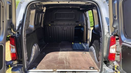 Opel Combo Cargo M 1.5 D 130 - Elegance – 2021 – 65417 km – Diesel – Boîte Manuelle — photo 36