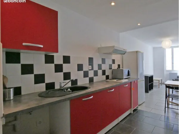 Sous-location T2 meublé - Le Panier