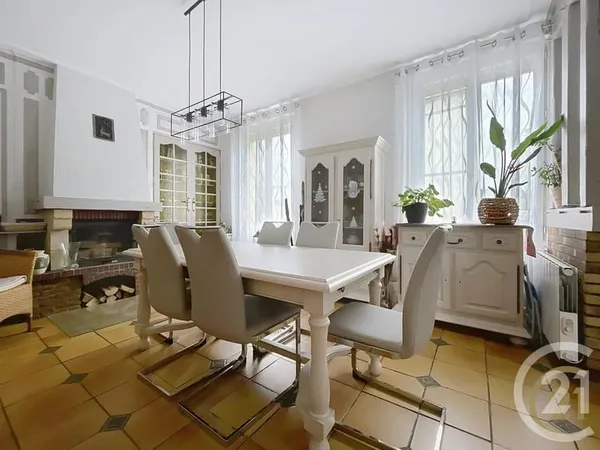 Maison 8 pièces 163 m²