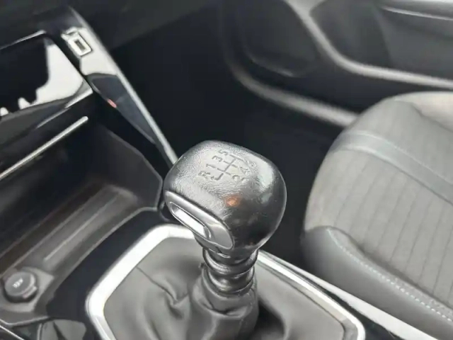 Peugeot 208 puretech 100 s&amp;s bvm6 — photo 37
