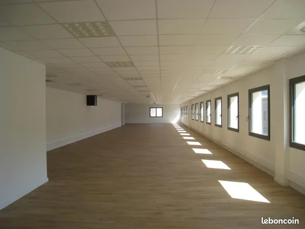 Bureaux 570 m²