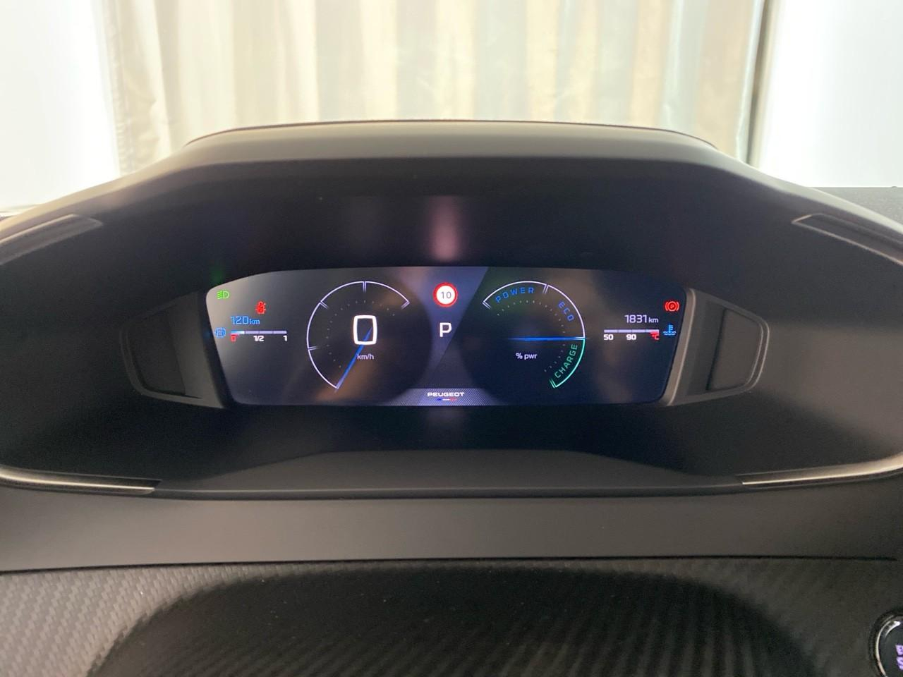 Peugeot 2008 hybrid 145 ch e-dcs6 allure — photo 13