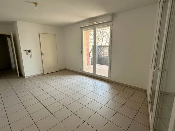 Location d'un grand T2 non meublé quartier calme