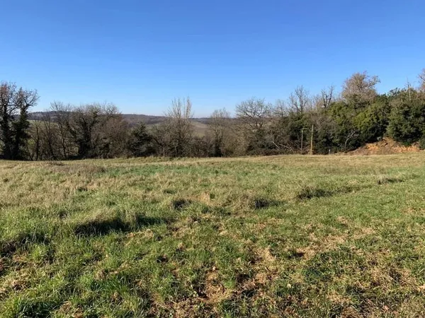 Terrain avec CU et viabilisé proche de Lavit