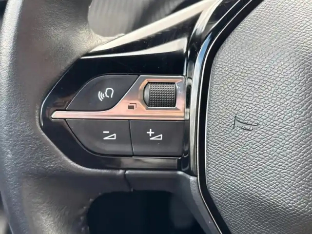 Peugeot 2008 puretech 100 s&amp;s bvm6 active pack — photo 19
