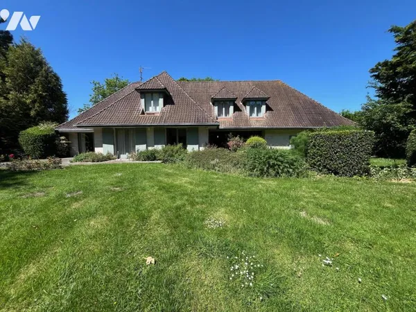 Maison 11 pièces 300 m²