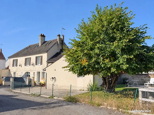 Maison 120 m² - 3 grandes chambres, dépendance et garage