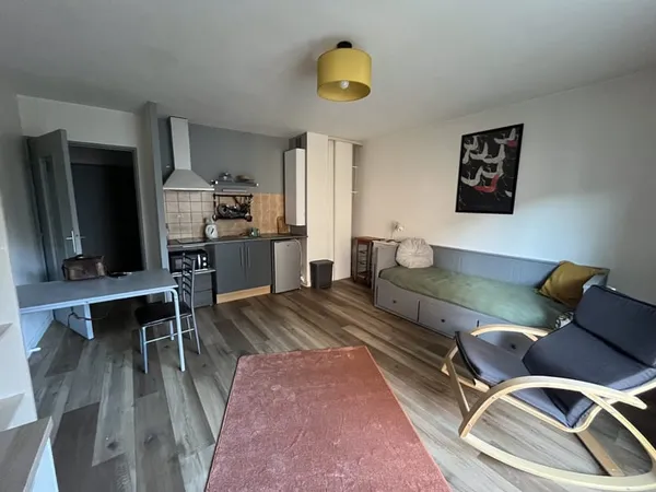 Studio meublé 27 m2 avec balcon Pau, rue Montpensier