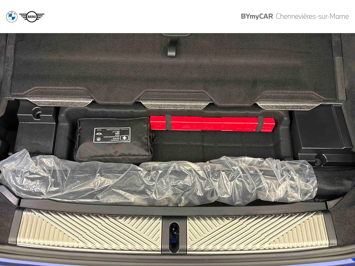BMW M5 Touring PHEV 727 ch BVA8 — photo 17