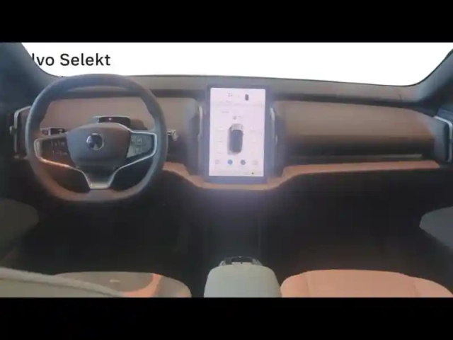 Volvo Ex30 cross country p5 long range 272ch 69kwh ultra — photo 4