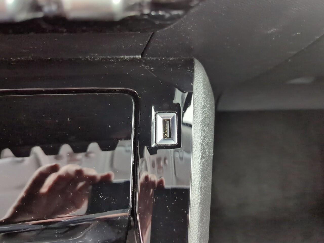 Peugeot 2008 puretech 100 s&s bvm6 allure — photo 22