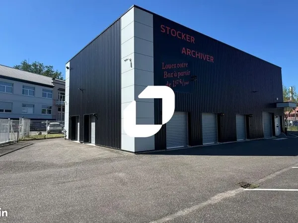 Local d'activité 990 m²