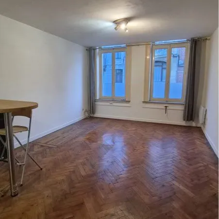 Lille - t2 de 36,90 m² - 700 cc - disponible immédiatement
