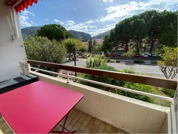 Studio 1 pièce 27 m²